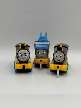 RARE Thomas the Train & Friends Metal Toy Lot- Thomas + Carly the Crane + Percy